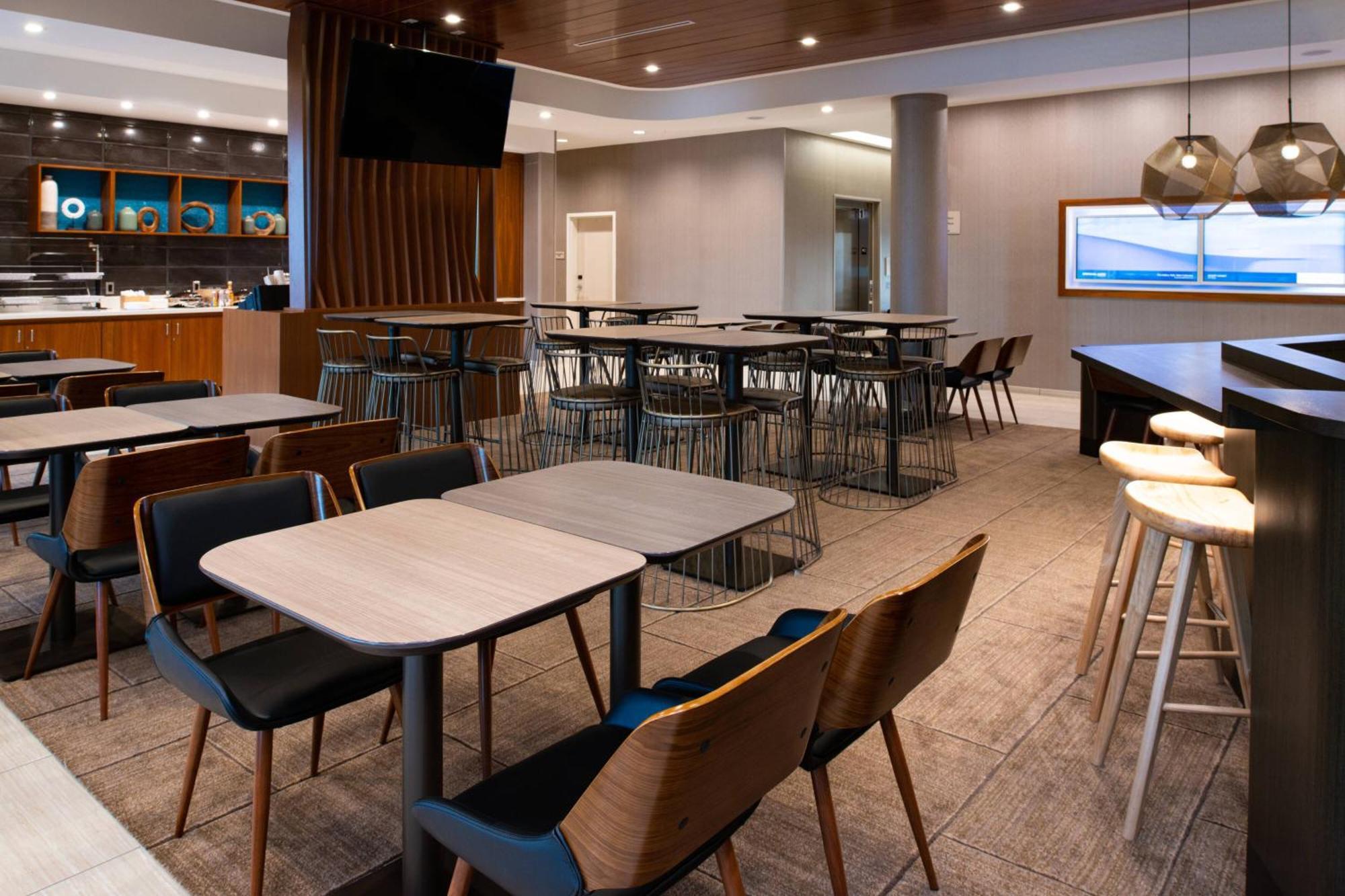 Springhill Suites By Marriott Kansas City Northeast Екстериор снимка