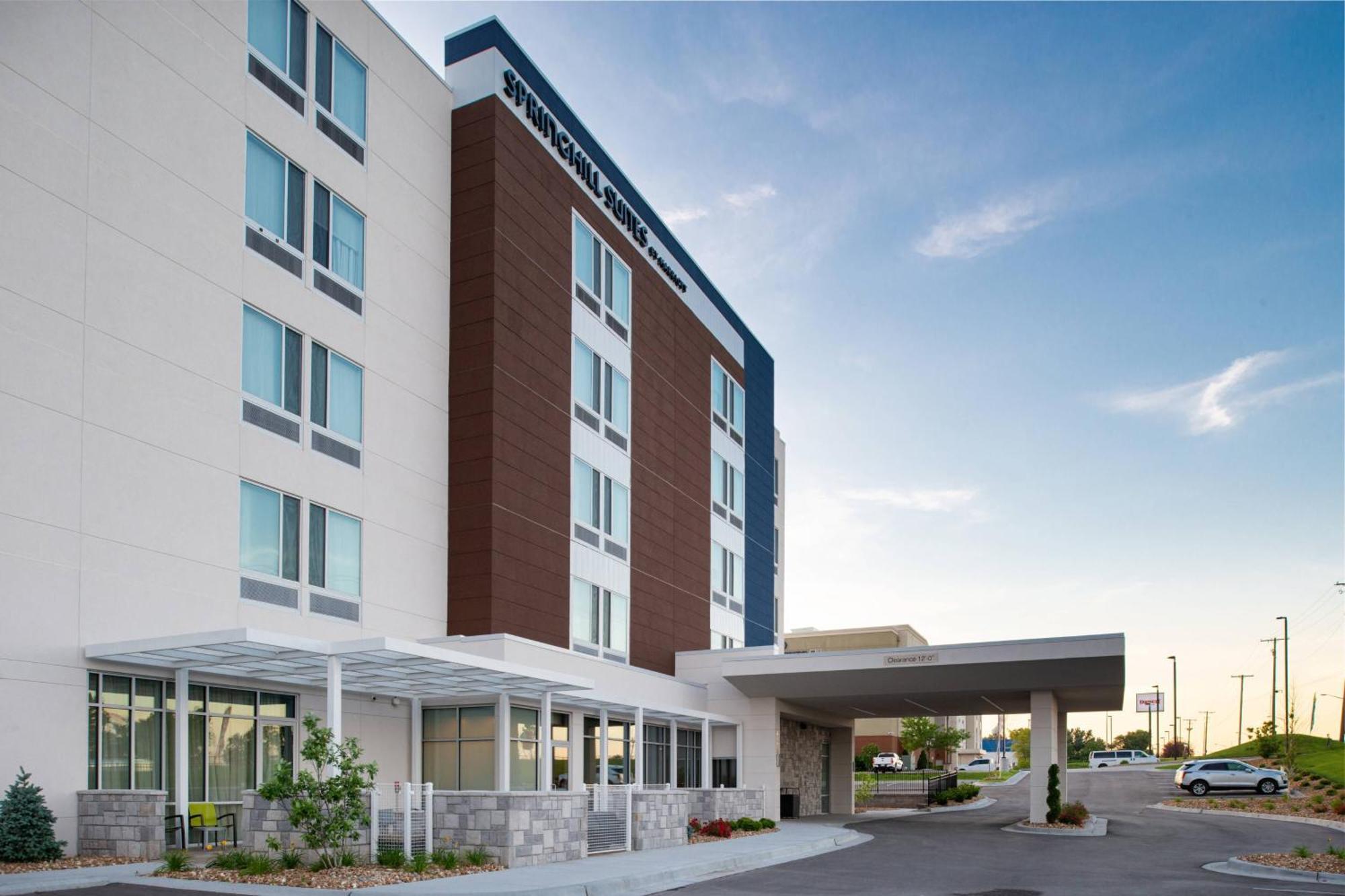 Springhill Suites By Marriott Kansas City Northeast Екстериор снимка