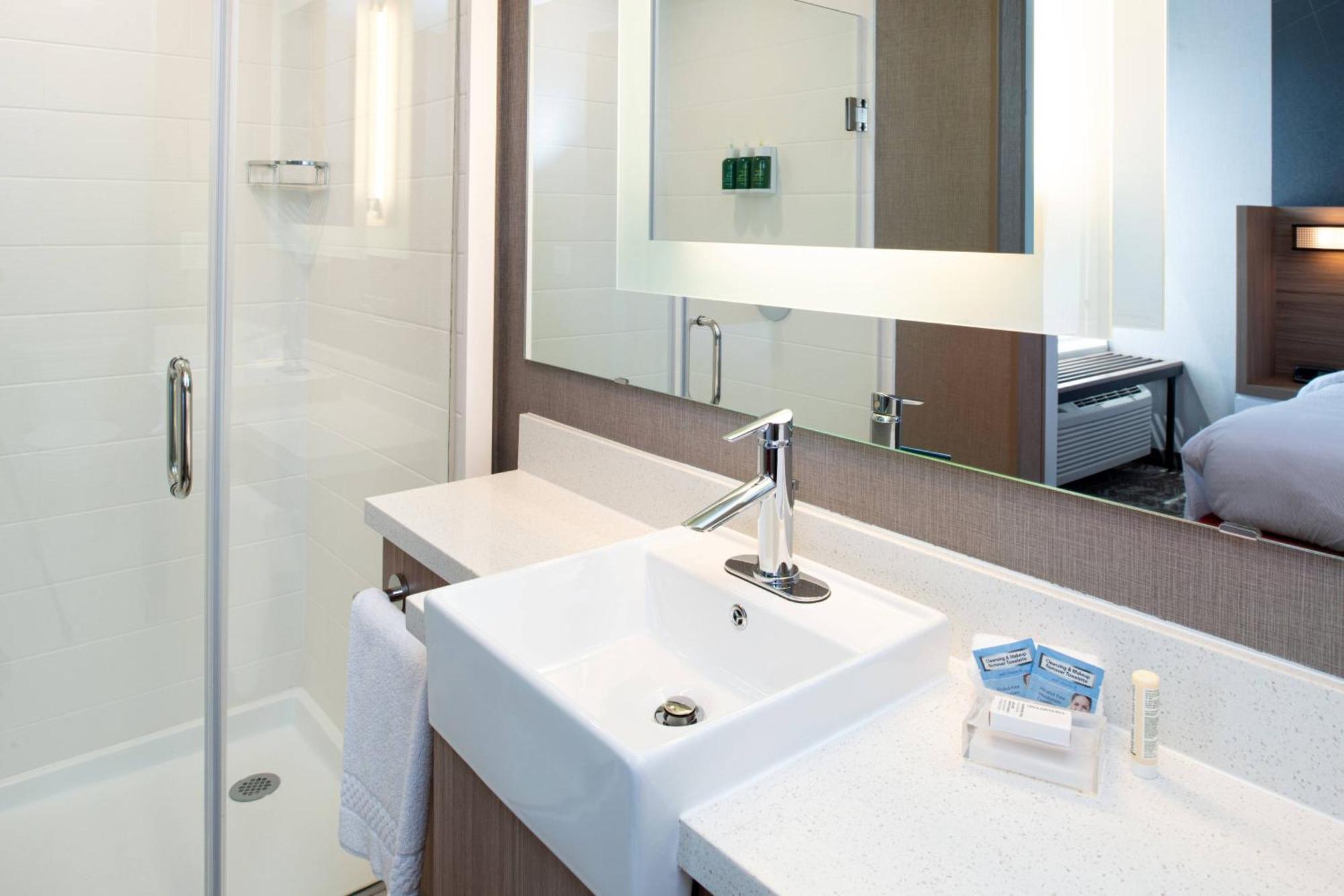 Springhill Suites By Marriott Kansas City Northeast Екстериор снимка