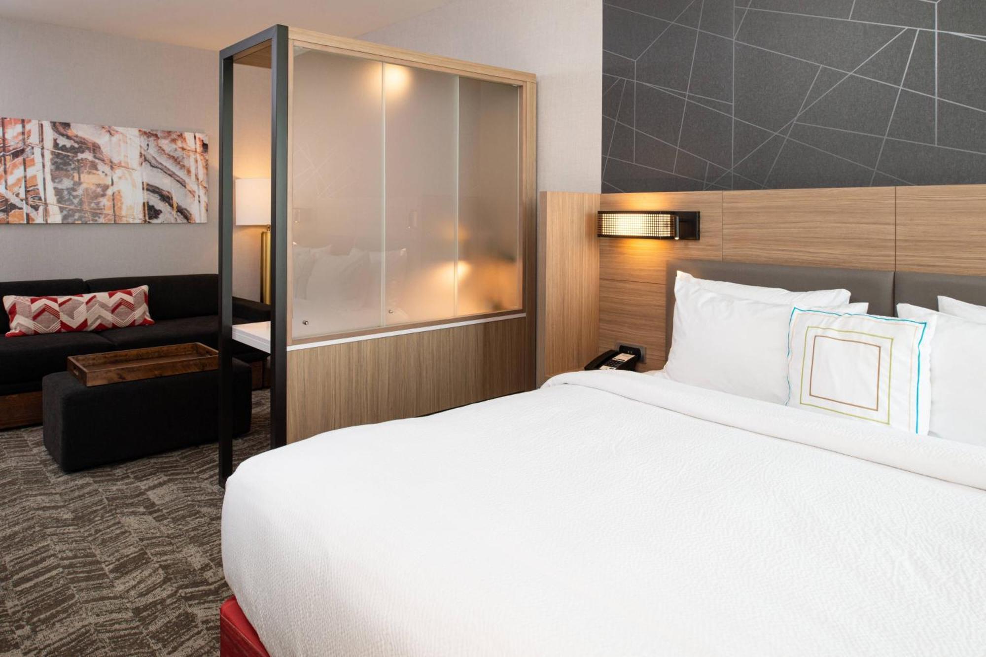 Springhill Suites By Marriott Kansas City Northeast Екстериор снимка
