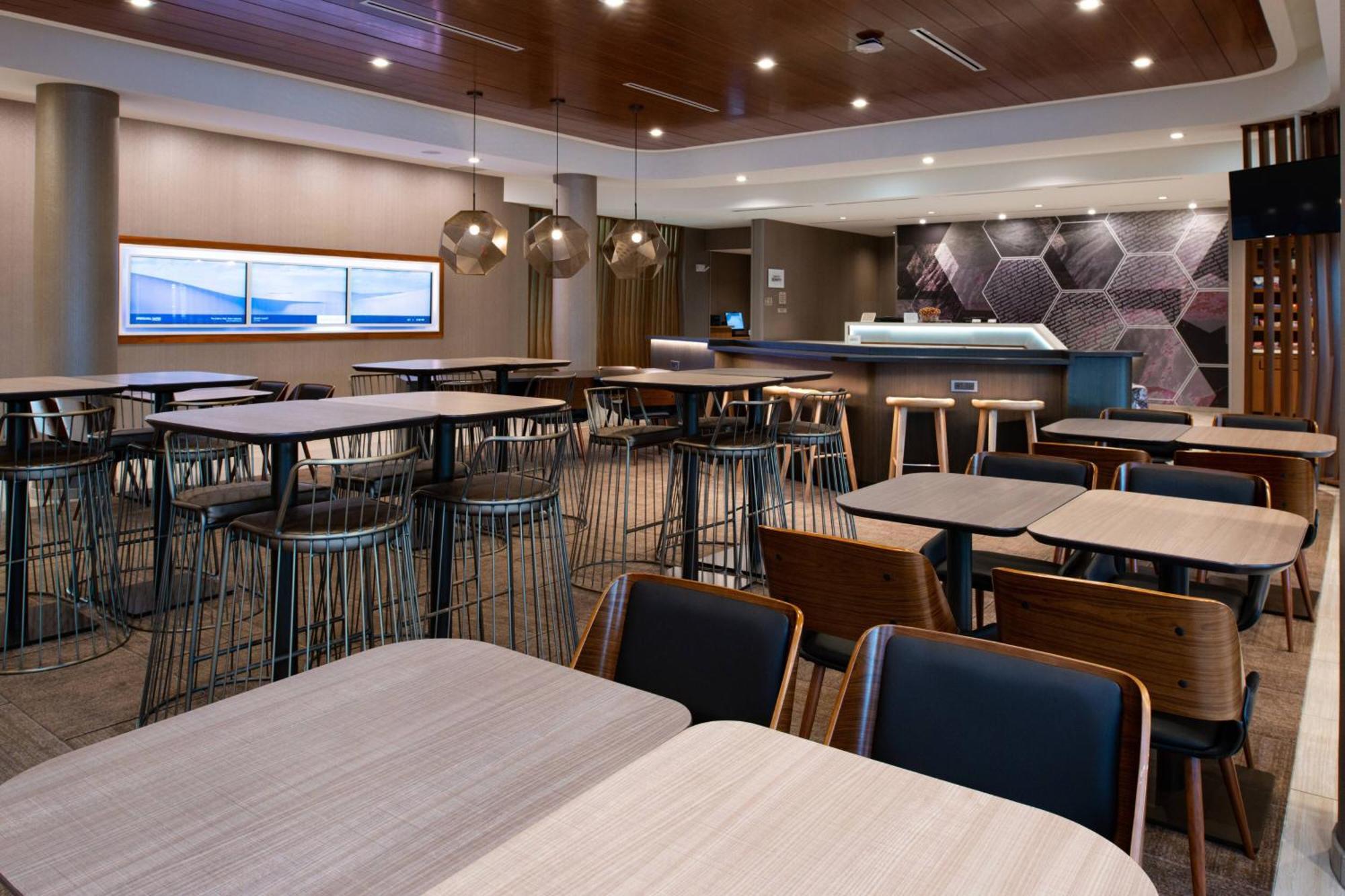 Springhill Suites By Marriott Kansas City Northeast Екстериор снимка
