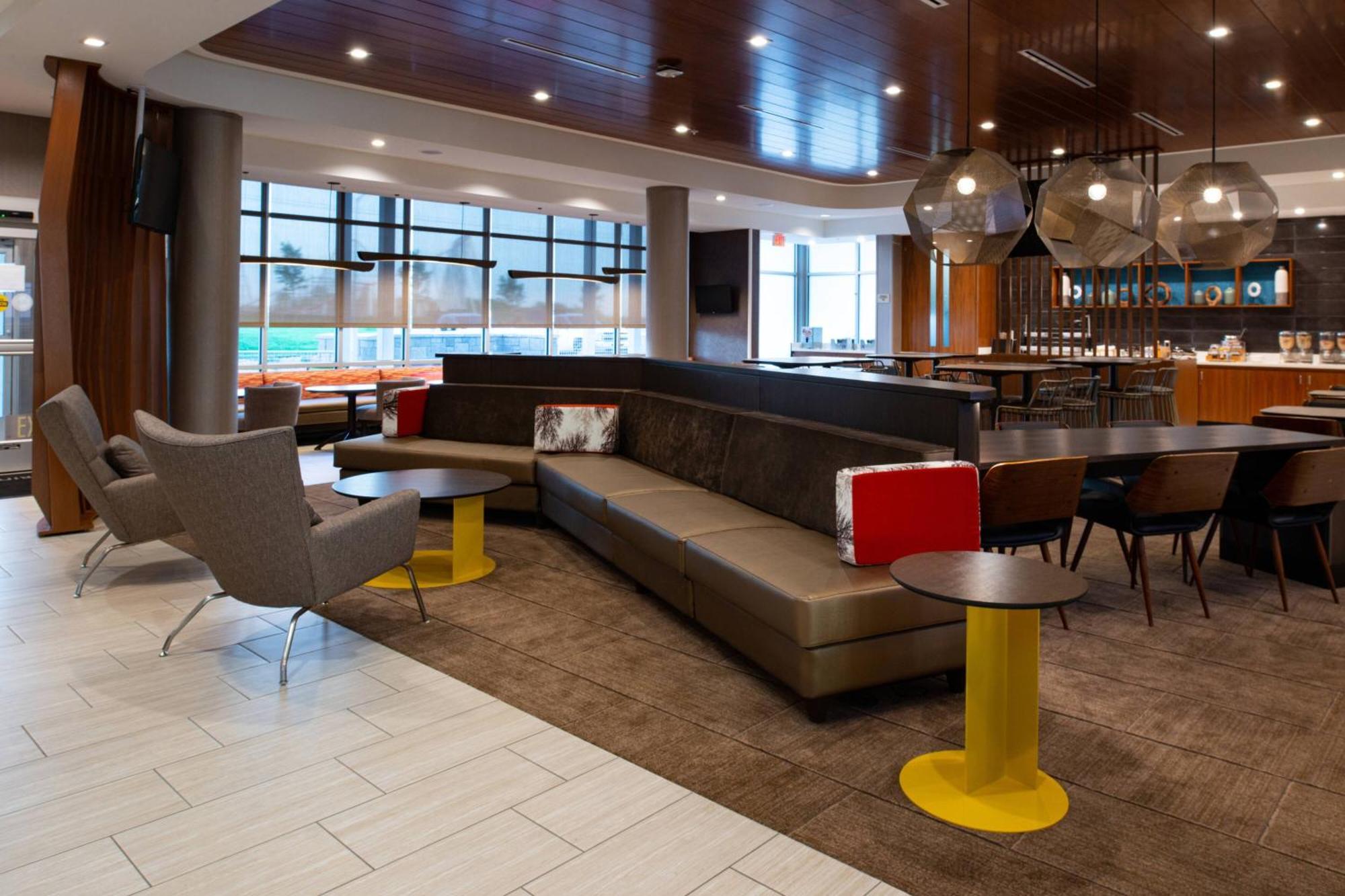 Springhill Suites By Marriott Kansas City Northeast Екстериор снимка